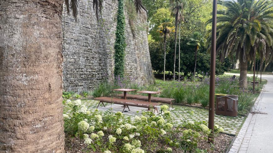 Les murs de la ville d'en haut