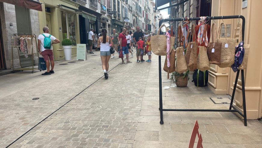 Boutiques d'artisanat locales dans les rues de Grand Bayonne