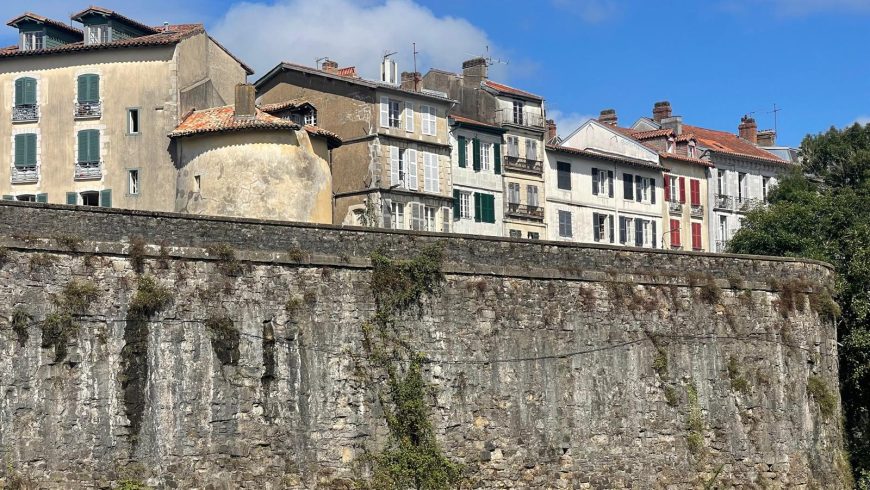 Murs et bâtiments de Grand Bayonne