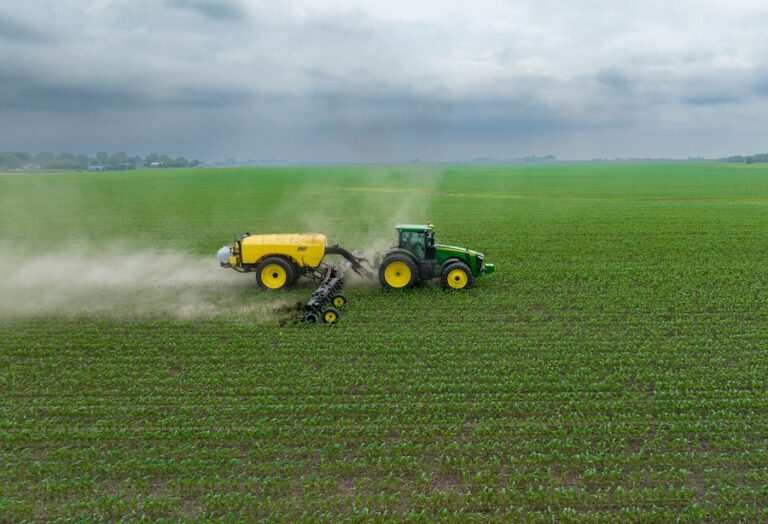 Comment la guerre en Iran pourrait créer un « choc des engrais » – un risque mondial souvent ignoré pour les prix alimentaires et l’agriculture