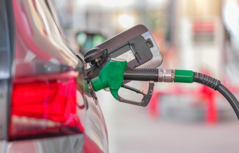 La hausse des prix du pétrole pourrait aider la Chine à acquérir un leadership mondial plus vert