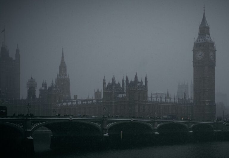 Le gouvernement britannique réduit l’aide au développement à l’étranger en raison des préoccupations liées au financement du climat et de la nature