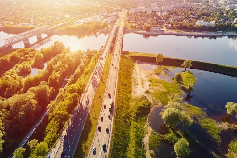 Un nouveau service sur les risques et la résilience climatiques aide les entreprises à faire face à l’incertitude climatique