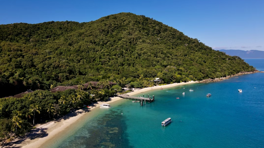 Le récif en bord de mer de Fitzroy Island à Cairns, en Australie