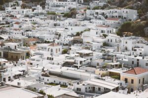 Pourquoi peindre votre maison en blanc pourrait vous aider à survivre à une canicule
