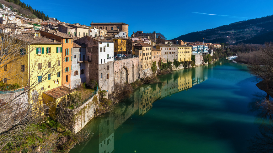 La ville de Fossombrone, dans la région des Marches