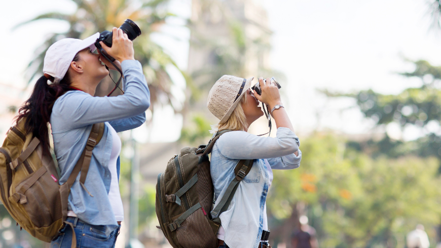 Touristes prenant des photos