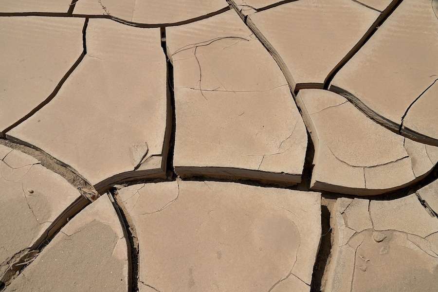 The Caspian Sea has lost an area nearly the size of Sicily: human activities are a major reason why