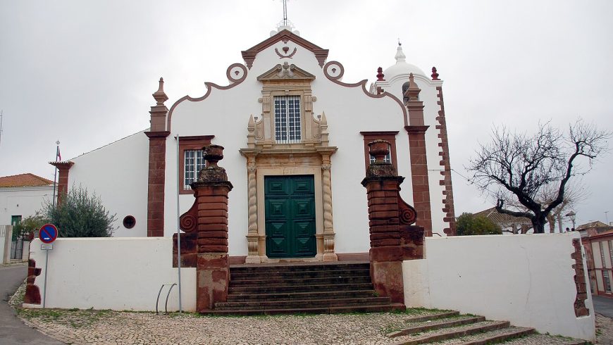 Façade de l'église de São Bartolomeu de Messines