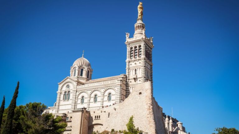 Voyage durable de Marseille à Cassis : randonnée dans les Calanques et découverte de la côte méditerranéenne