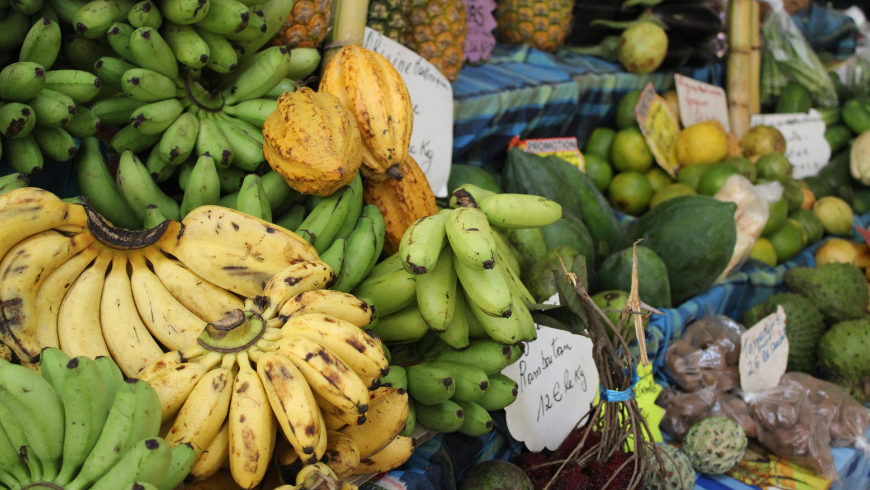 Fruits sur un marché local