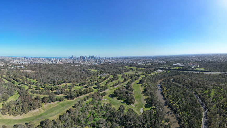 Panorama aérien du parc Yarra Bend face à Melbourne