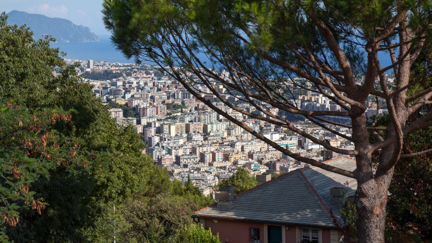 Vue de Gênes depuis la station du funiculaire Righi
