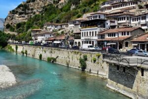 L'Albanie sans voiture : un itinéraire plus lent qui permet de dépenser davantage au niveau local