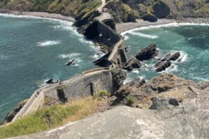 Quand l’accès limité protège la nature : l’histoire de la réussite de San Juan de Gaztelugatxe