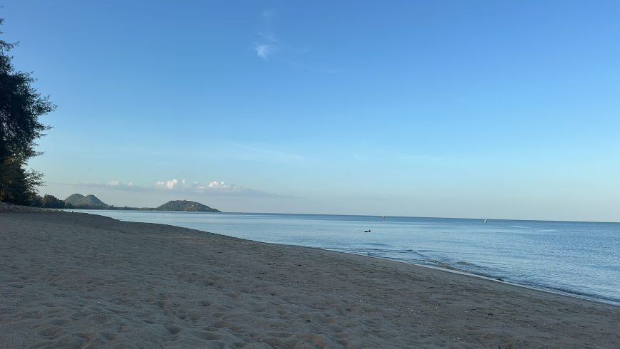 ban-krut-plage-vide