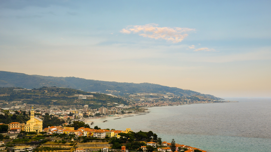 Arma di Taggia, vue sur le paysage balnéaire