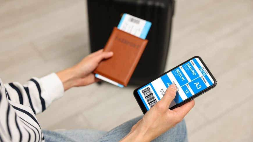 Billet de voyage numérique affiché sur un smartphone.
